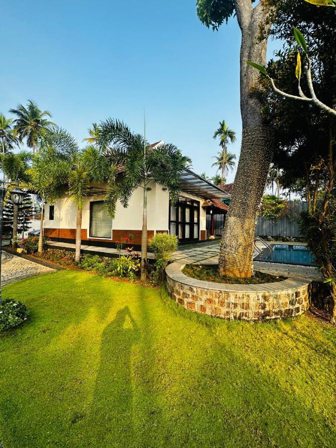 Cherai Lake Resort チェライ・ビーチ エクステリア 写真