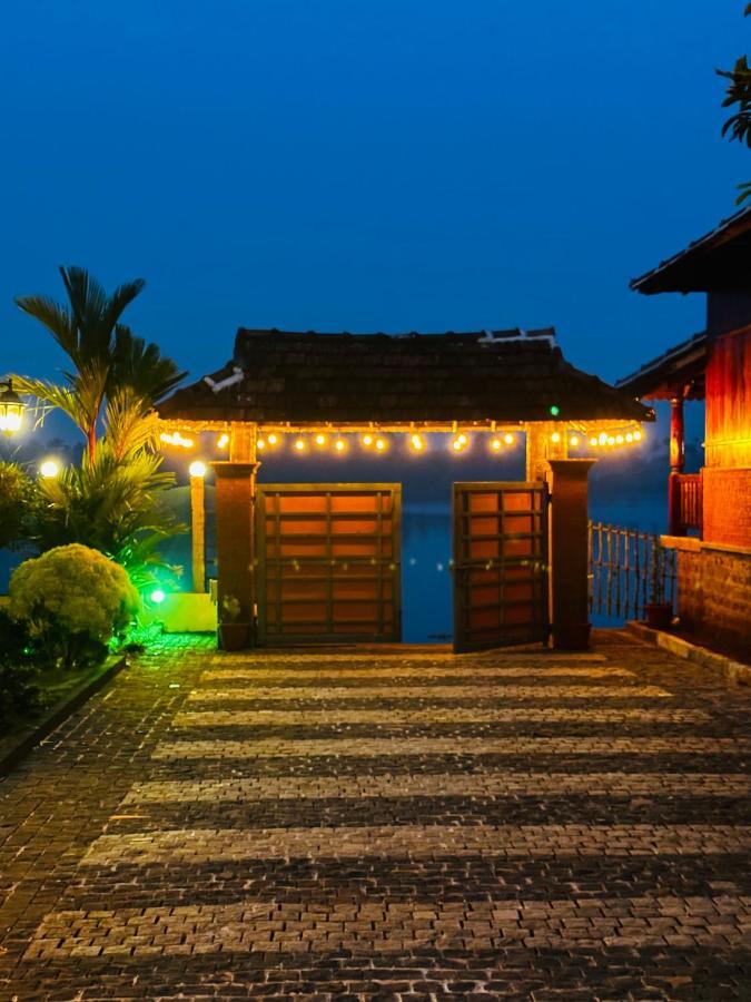 Cherai Lake Resort チェライ・ビーチ エクステリア 写真