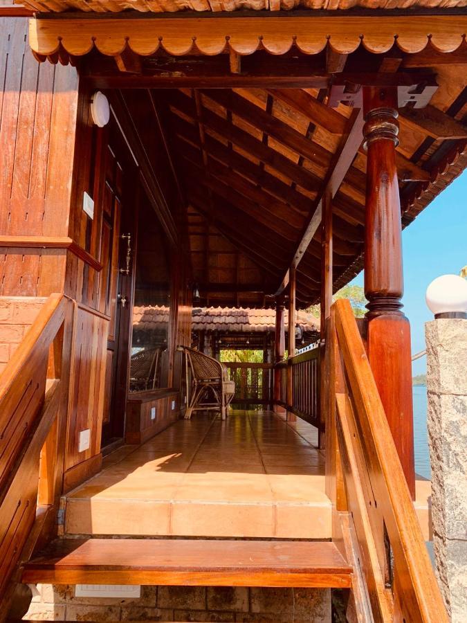Cherai Lake Resort チェライ・ビーチ エクステリア 写真