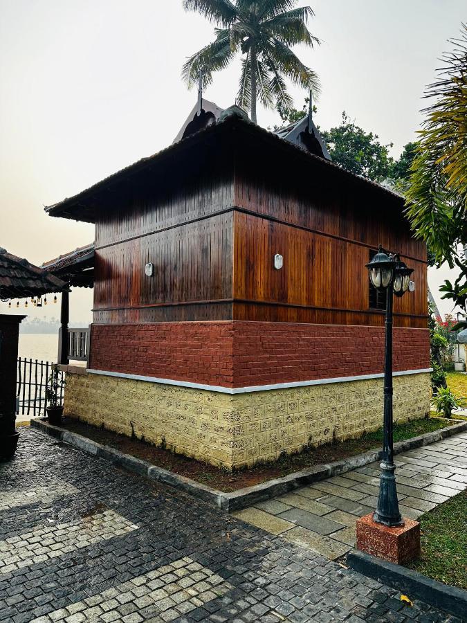 Cherai Lake Resort チェライ・ビーチ エクステリア 写真